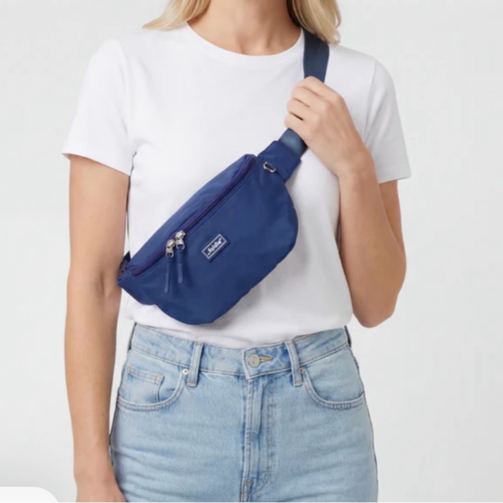 The Foldie Navy Crossbody Bag NWT - Picture 2 of 8
